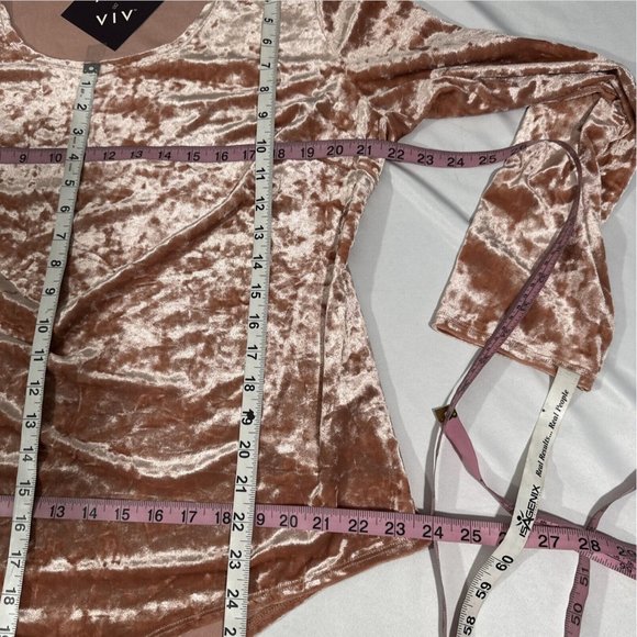 NWT Ava & Viv [ Plus Size 1X ] Long Sleeve Velvet Bodysuit‎ in Pink Peach - Picture 10 of 12